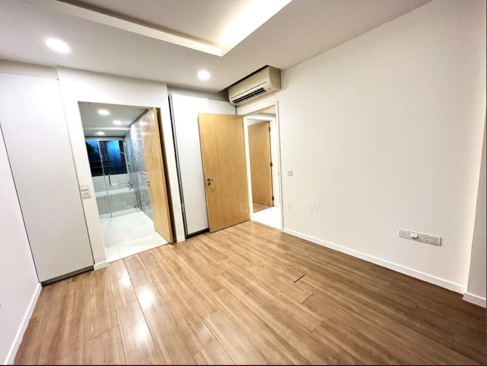 Bedroom with its own ensuite bathroom and air-conditioning